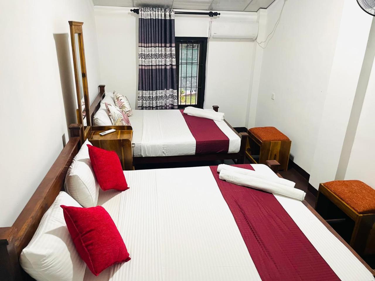 Lake Classical Guest House 캔디 외부 사진