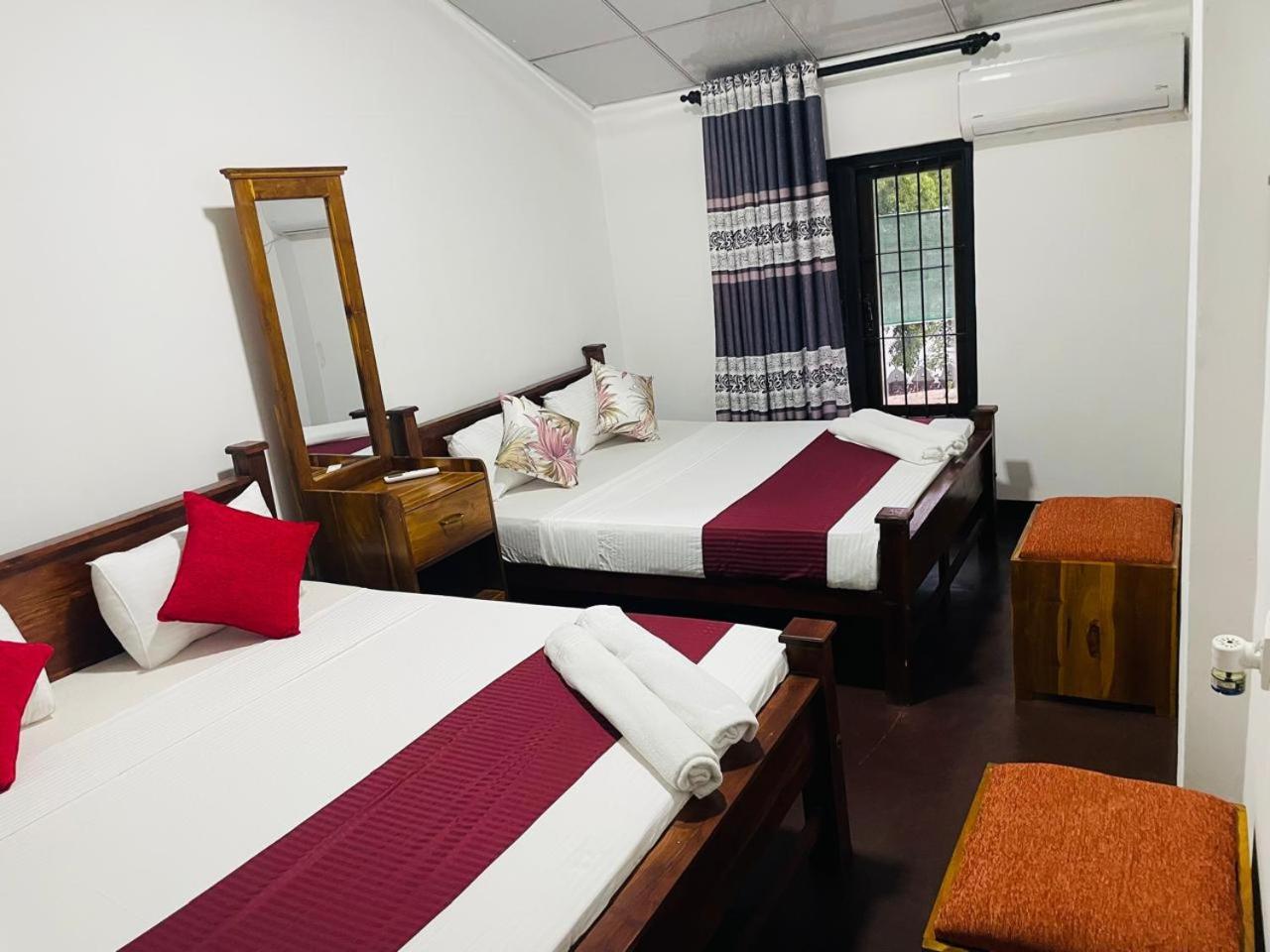 Lake Classical Guest House 캔디 외부 사진