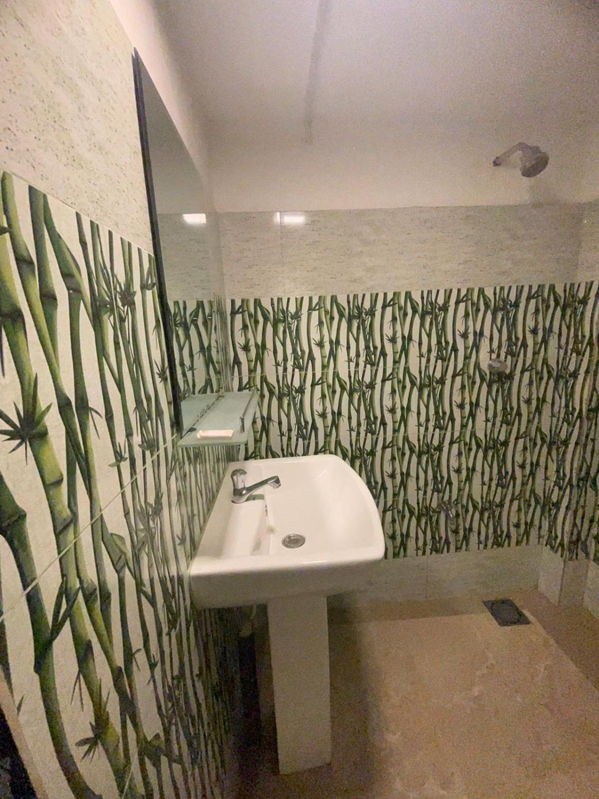 Lake Classical Guest House 캔디 외부 사진